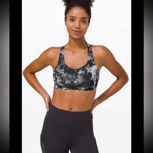 Lululemon Free to be serene sports bra
